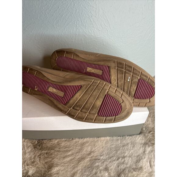 Easy Spirit Sand Dune Beige Motion Comforter Sneaker 9B Original Box - Picture 10 of 11